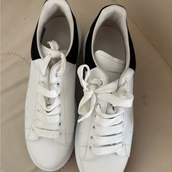 Alexander McQueen Monochrome Sneakers - Picture 9 of 12